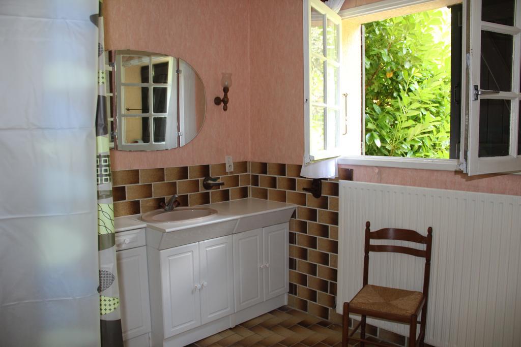 Holiday Home Maison De La Litiere Pugny-Chatenod الغرفة الصورة